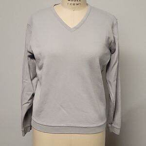 St. Croix 100% wool. Made in the USA.  V-Neck Pullover.  Size L